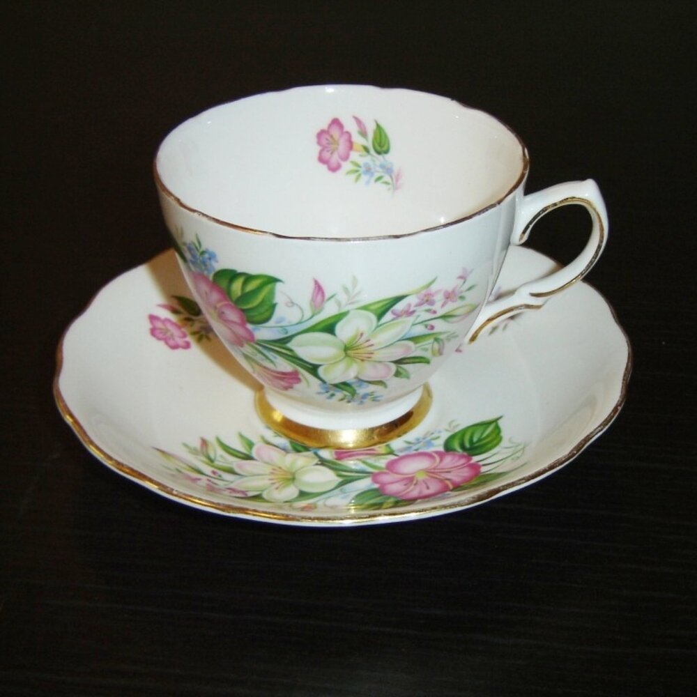 Colclough 7926 pink white blue flowers cup and saucer VGU